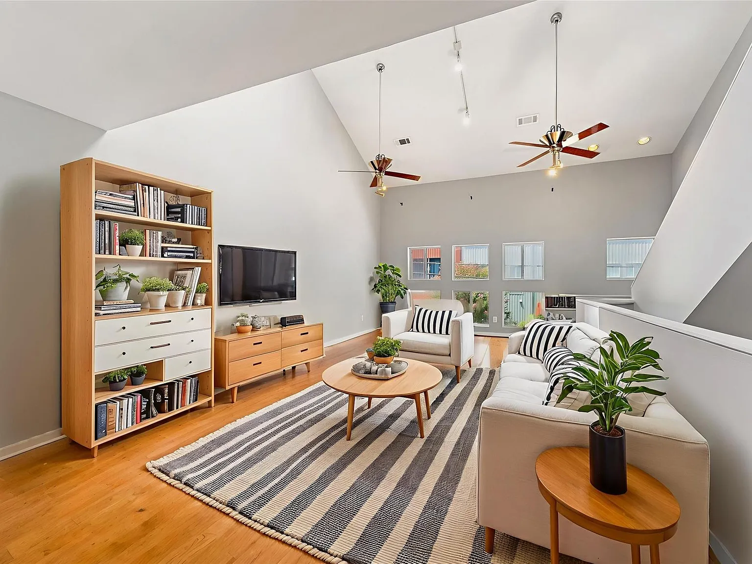 2 bed, 2.0 bath, 1730 sqft, $2,500 — Photo 4