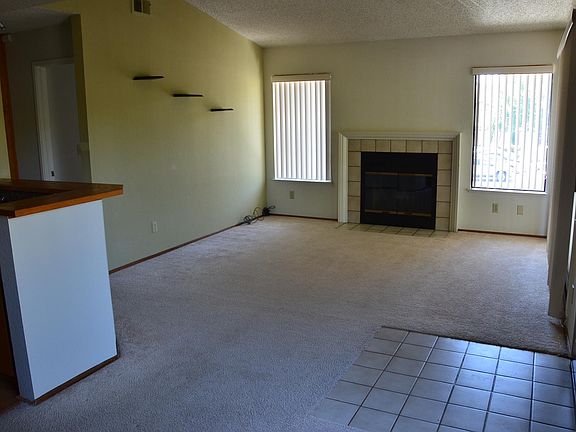 4th image of 892 Cherry Glen Ter