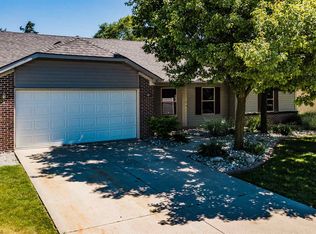 8225 Beacon Ridge Pl, Fort Wayne, IN 46835