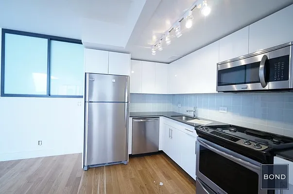 Rented by Bond New York | media 2