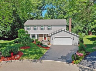 280 Schuldt Dr, Lake Zurich, IL 60047