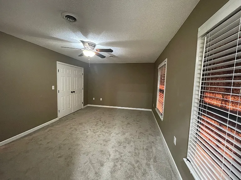 103 Rocky Dr — Photo 17