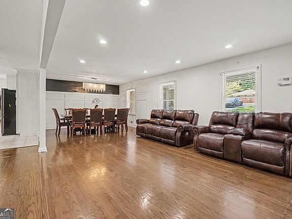 5th image of 5808 Darry Cir