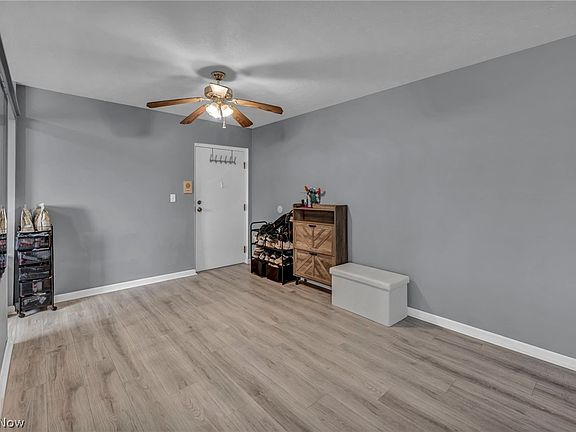 3rd image of 5200 Royalton Rd APT 9B