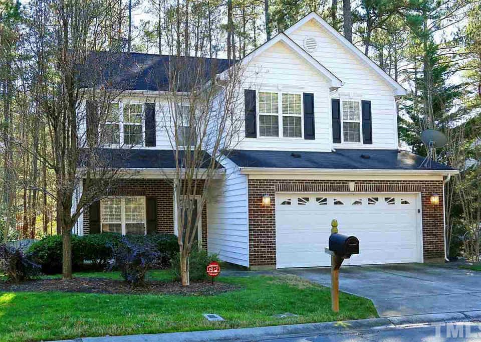1st image of 210 Lakeshore Dr