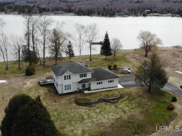 52950 Red Brick Rd, Houghton, MI 49931