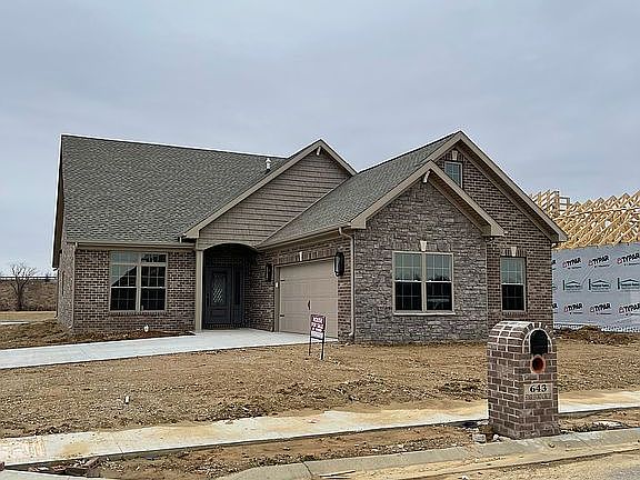 3rd image of 643 Stableford Cir
