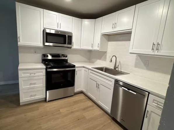 227 S 6th St, Cottage Grove, OR 97424