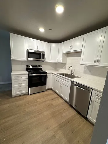 227 S 6th St Photo 1