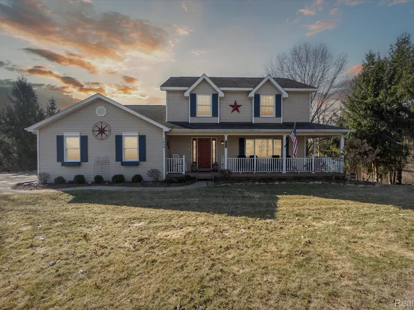 7694 Thunder Bay Dr, Pinckney, MI 48169