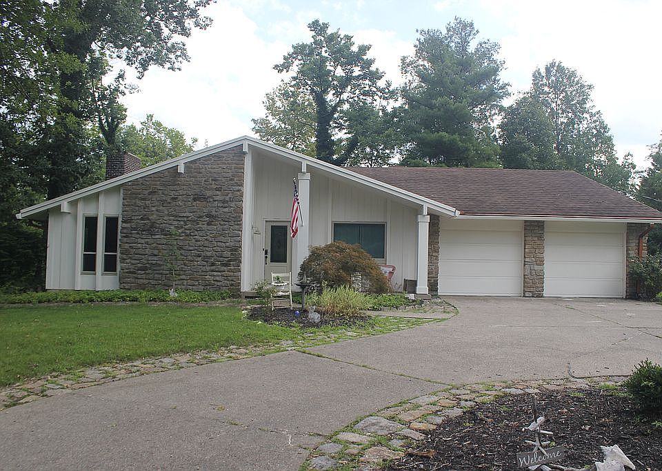 1st image of 17 Sleepy Hollow Ln
