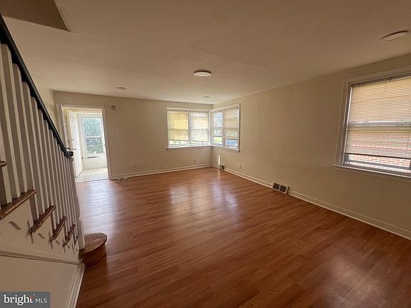 3rd image of 1109 Kerper St