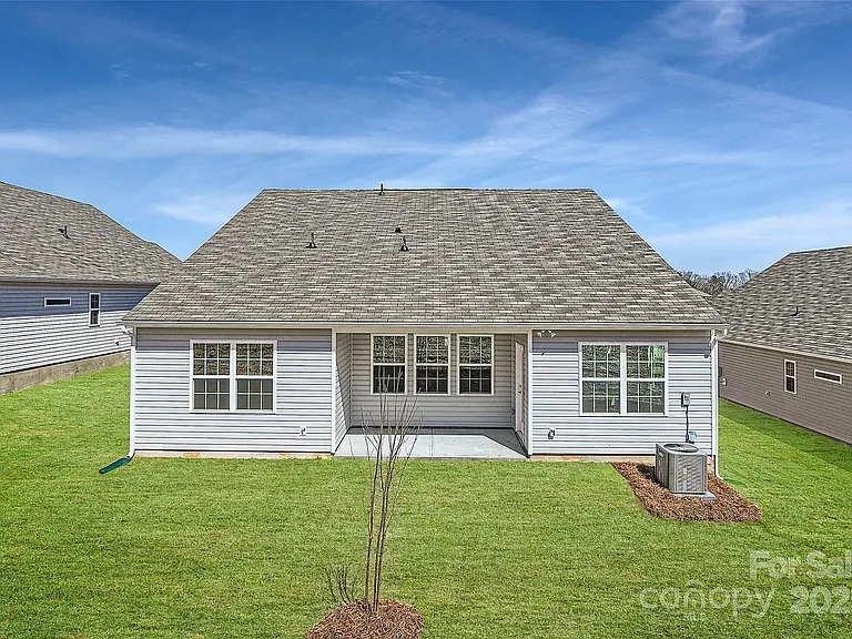 5944 Oak Branch Cir #5944 — Photo 2
