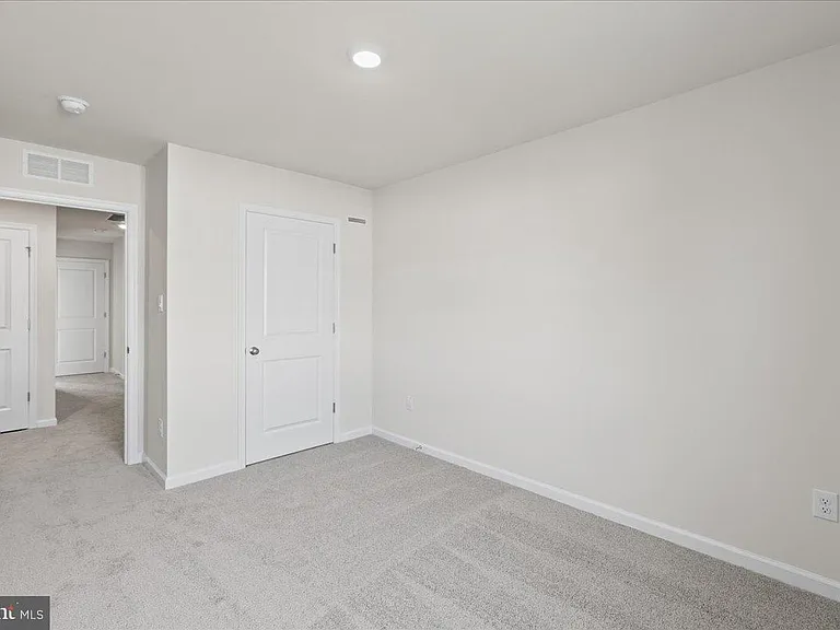 28 Whaler Dr — Photo 13