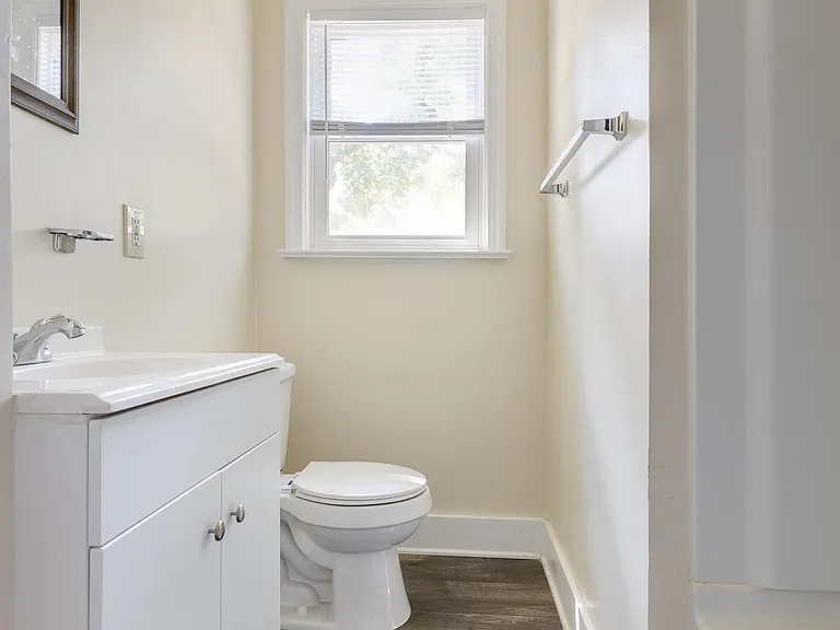 315 N Maple St — Photo 8