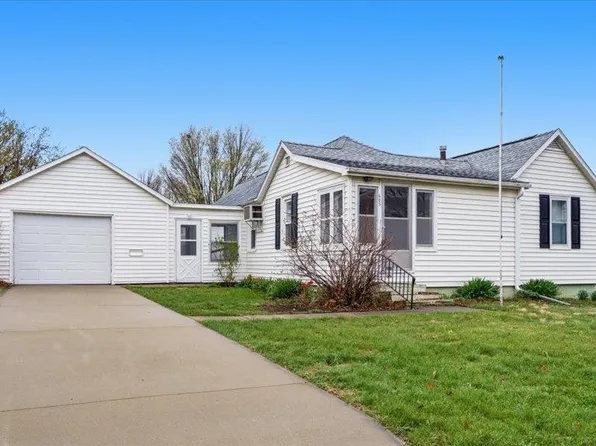 605 Pine St, Reinbeck, IA 50669