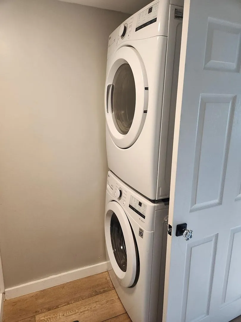 17 George St (3 Units) — Photo 4