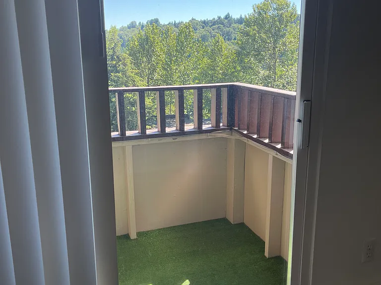 Pyramid Pointe Apartments — Photo 14