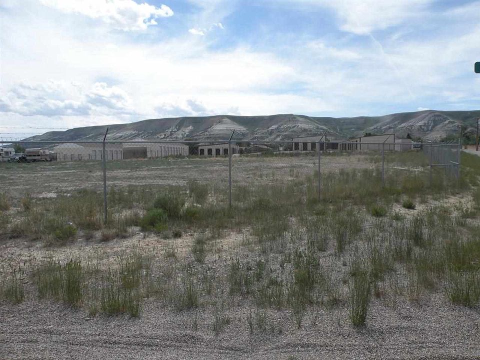 1st image of 19 Hoskins Ln