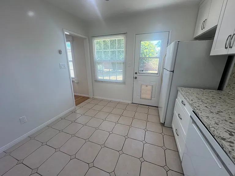 5016 Lorelei Ave — Photo 13