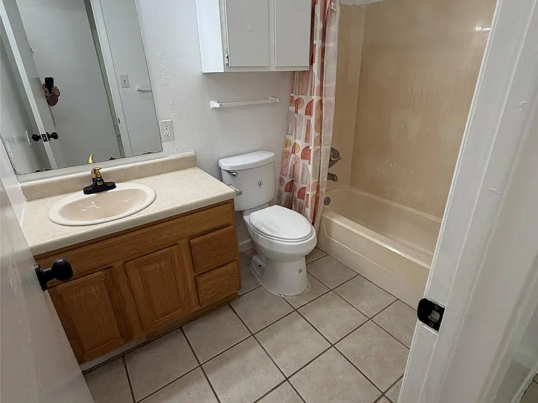 1301 Greenlawn Pkwy #A — Photo 8