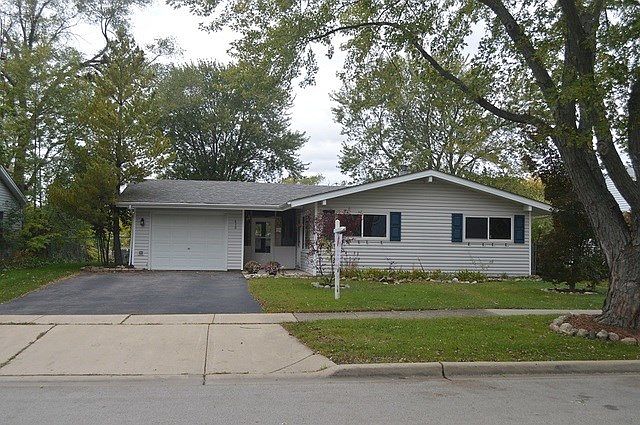 1st image of 618 Lincolnwood Dr