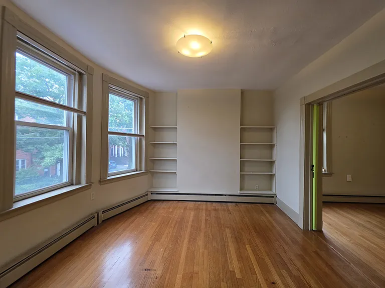 533 Chapel St #C — Photo 7
