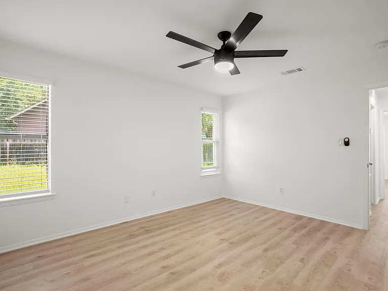 1606 Dale Cv #B — Photo 11