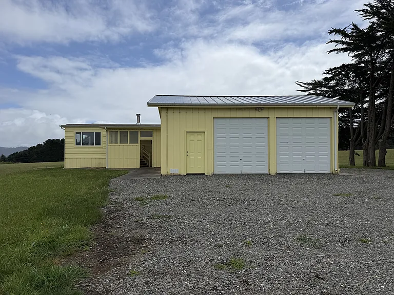 2421 Table Bluff Rd — Photo 4