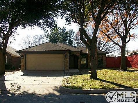 2nd image of 10828 Tall Oak Dr