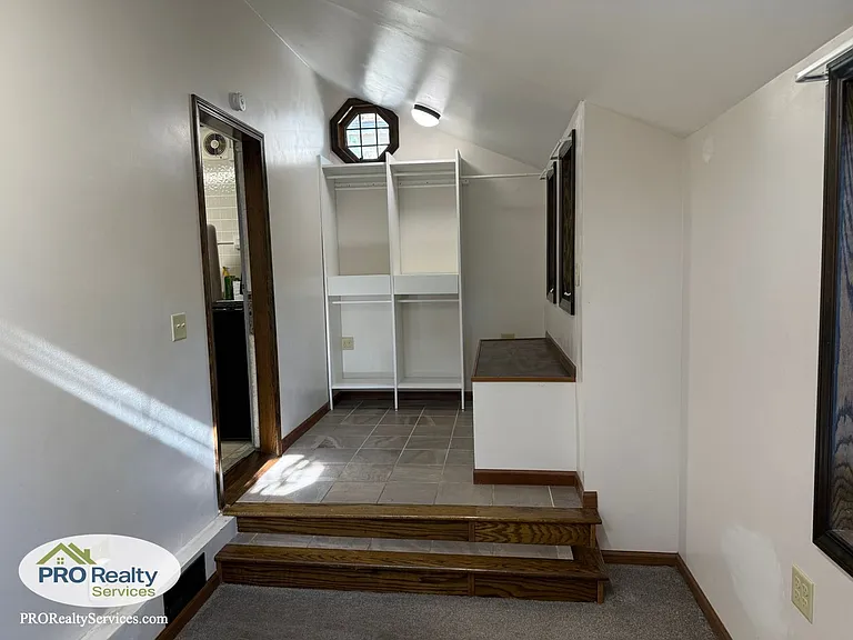 1015 Charles Ave — Photo 12