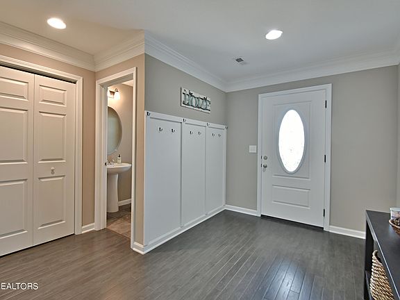 4th image of 331 Kline Dr