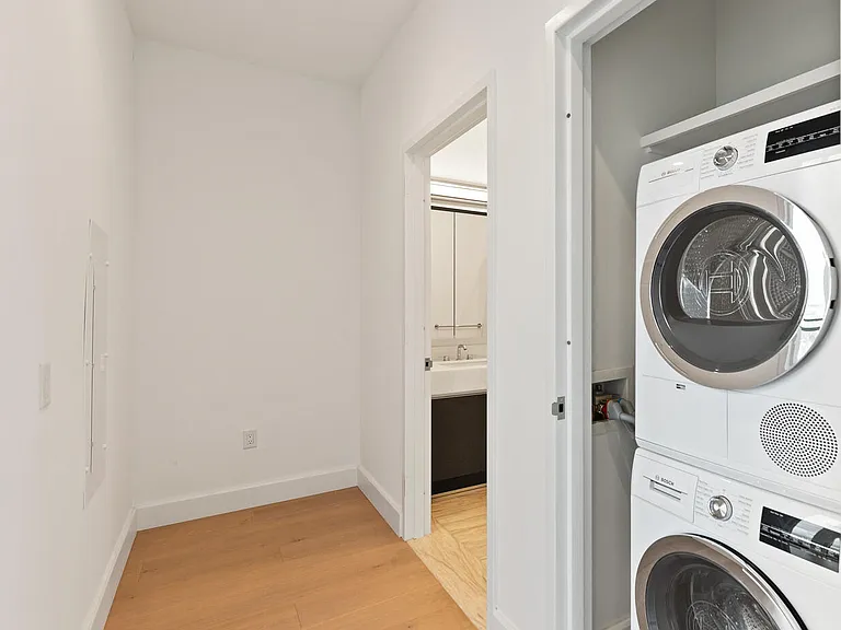 100 Lovejoy Wharf #12F — Photo 6