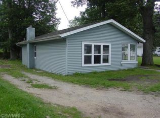 68491 Dailey Rd, Edwardsburg, MI 49112