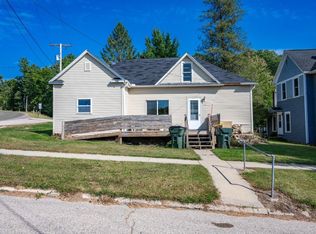 526 N East St, Wonewoc, WI 53968