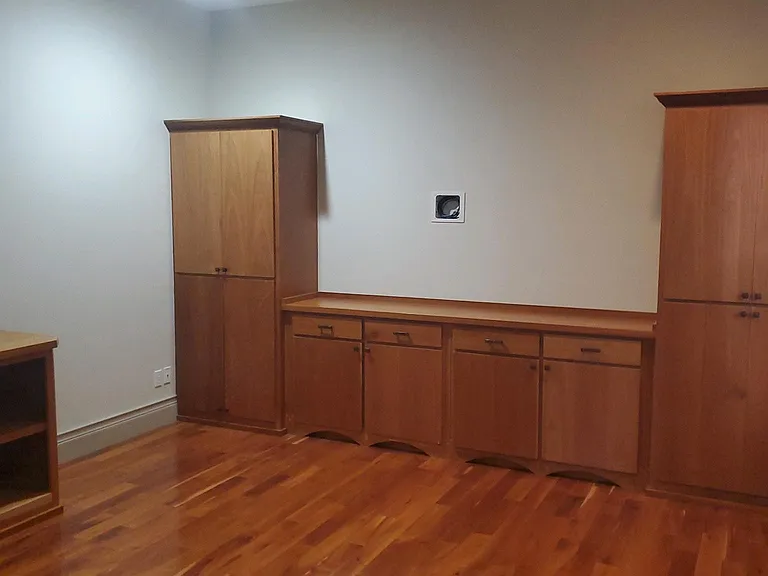 327 E Birch St #5 — Photo 1