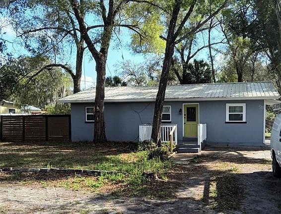 3rd image of 1412 E VOORHIS AVENUE