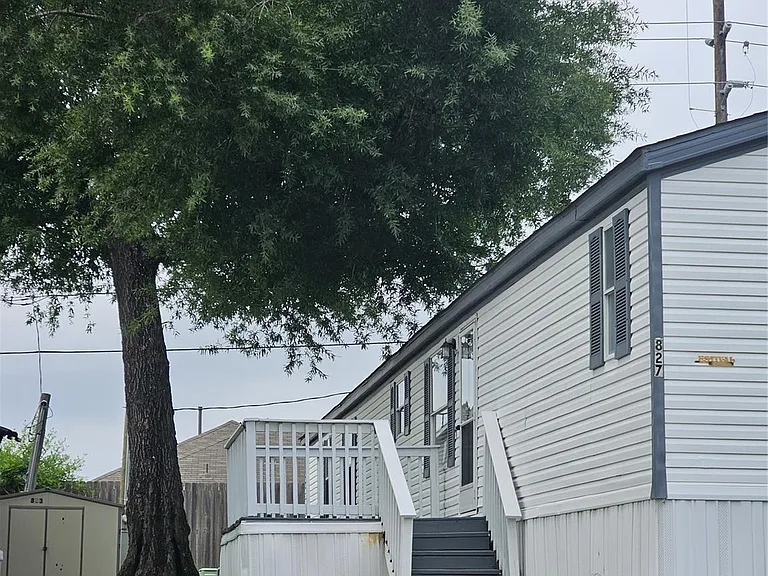 827 Gregs Way — Photo 13