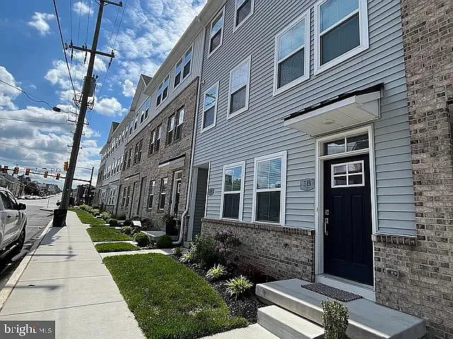 3 Ford St #B — Photo 3