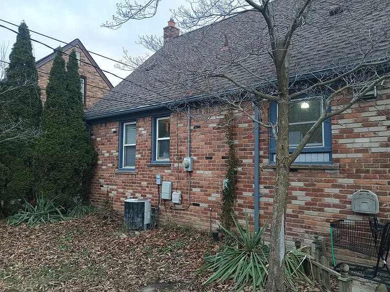 1649 Hollywood St — Photo 30