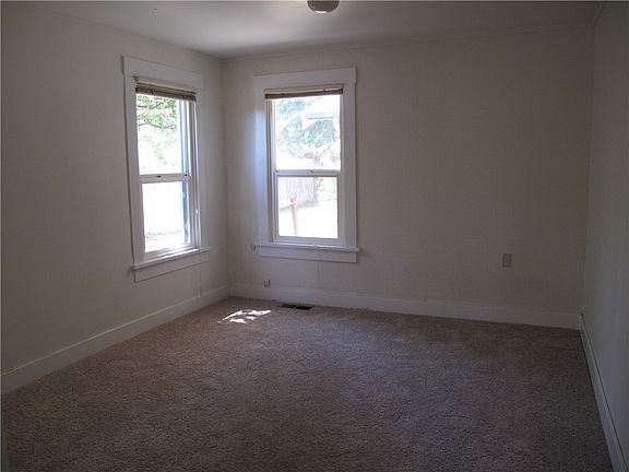 4th image of 501 Plymouth St SW