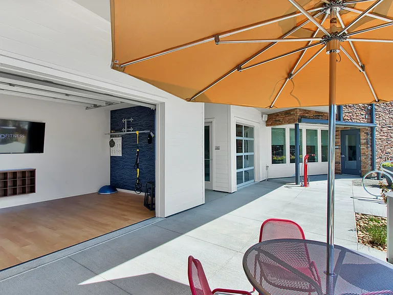 Verra West — Photo 8