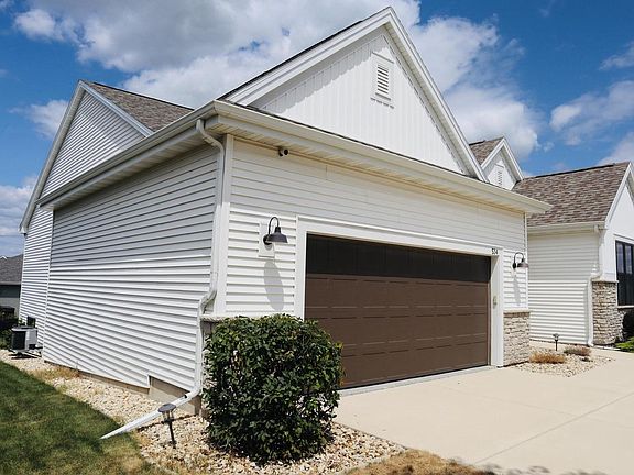 4th image of 534 Foxfield ROAD