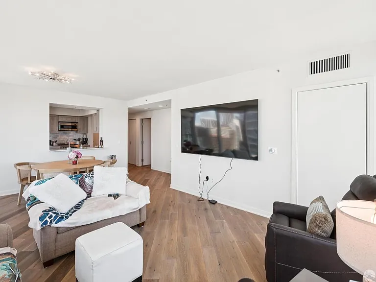 401 Harrison St #17B — Photo 16