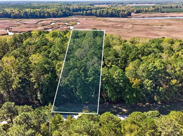 1356 Creekway Dr, Smithfield, VA 23430