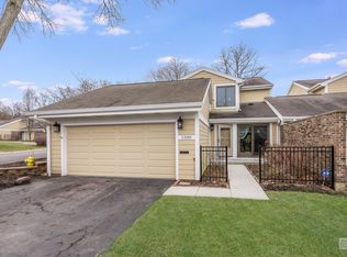 1580 Raven Hill Dr, Wheaton, IL 60189
