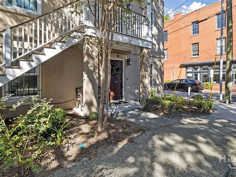 431 Montgomery St #A — Photo 2