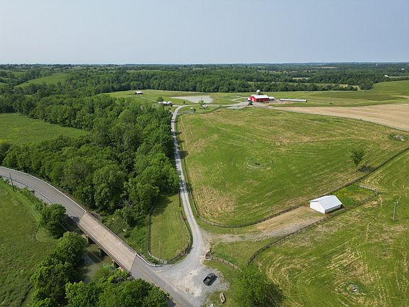 3rd image of 187 Peacock Farms Ln