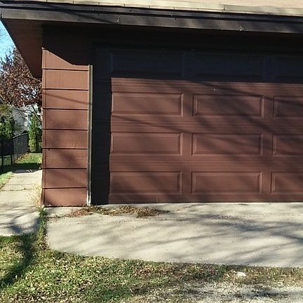 3rd image of 1703 Thomas Pl N