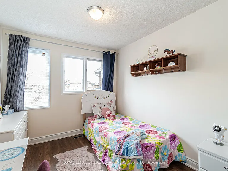 10 Mullis Cres — Photo 16